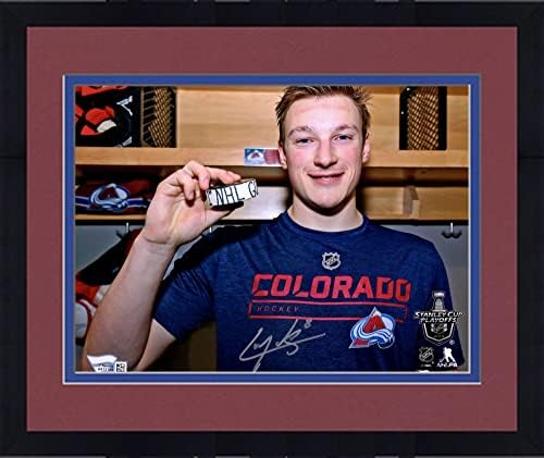 Cale Makar Makar Framed Colorado Avalanche חתימה 8 x 10 תצלום שער NHL הראשון - תמונות NHL עם חתימה